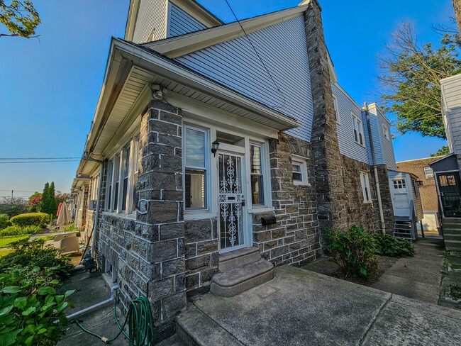 740 Church Ln in Yeadon, PA - Building Photo - Building Photo