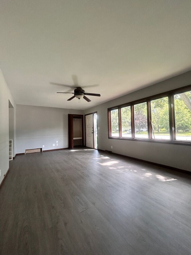 1426 Cameron St in Eau Claire, WI - Building Photo - Building Photo