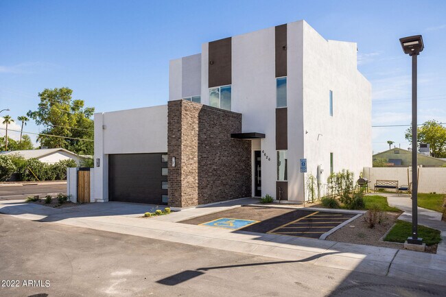 6610 N 16th St in Phoenix, AZ - Building Photo - Building Photo