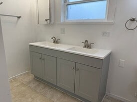 1181 E Millard Way in Dinuba, CA - Building Photo