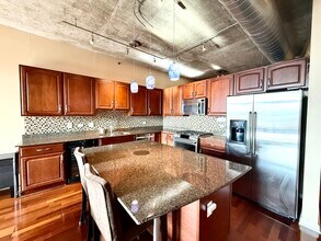 125 E 13th St in Chicago, IL - Foto de edificio - Building Photo