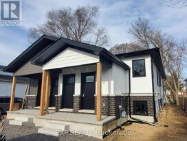 640 West St in Prescott, ON - Building Photo