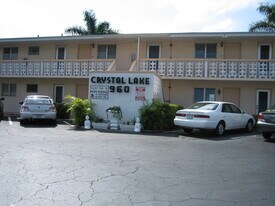 960 Crystal Lake Dr in Pompano Beach, FL - Building Photo