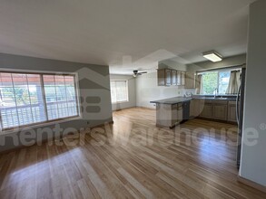 3314 Holly Terrace S in Seattle, WA - Building Photo - Building Photo