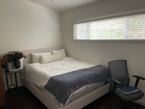 142 W Glaucus St in Encinitas, CA - Building Photo - Building Photo