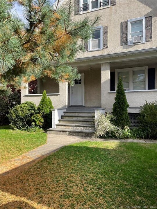 259 Olivia St in Port Chester, NY - Building Photo