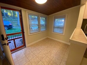 110 Great Hill Pond Rd in Portland, CT - Building Photo - Building Photo