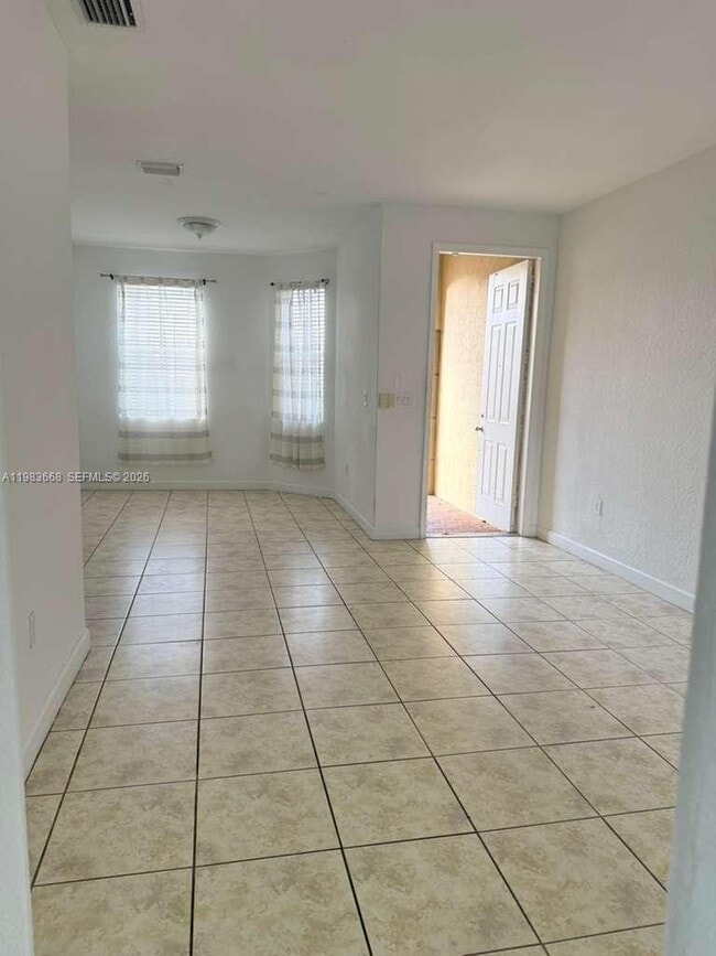 8683 NW 109th Ct in Doral, FL - Building Photo - Building Photo