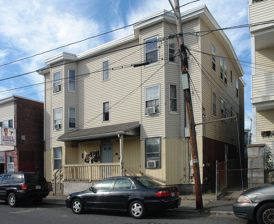 82 Bennington St in Lawrence, MA - Foto de edificio