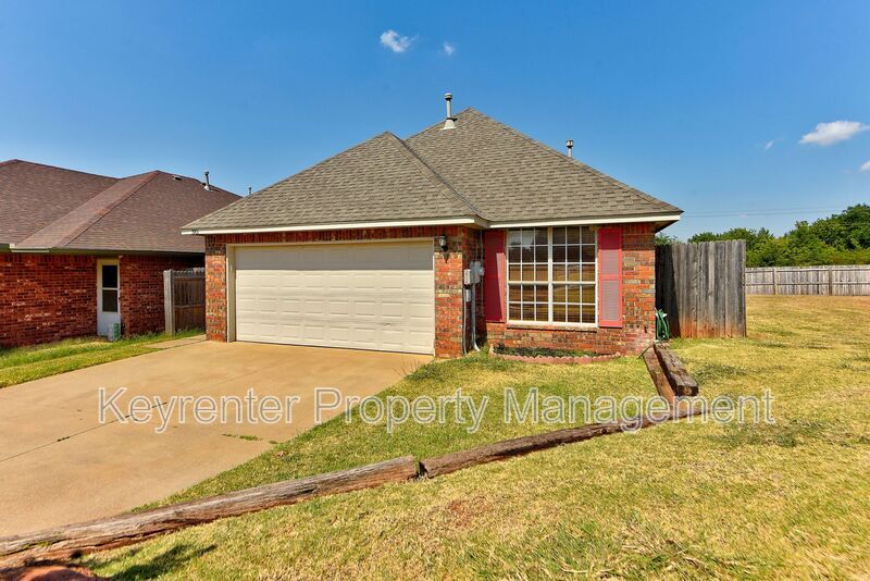 1901 Lariat Cir in Edmond, OK - Foto de edificio