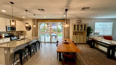 8809 Polka Way in Elk Grove, CA - Building Photo - Building Photo