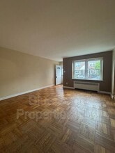 6829 Clover Ln in Upper Darby, PA - Building Photo - Building Photo