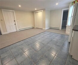 354 Old Boston Neck Rd in Narragansett, RI - Building Photo - Building Photo