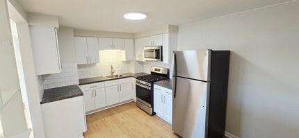 11011-11013 S Lloyd Dr in Worth, IL - Foto de edificio - Building Photo