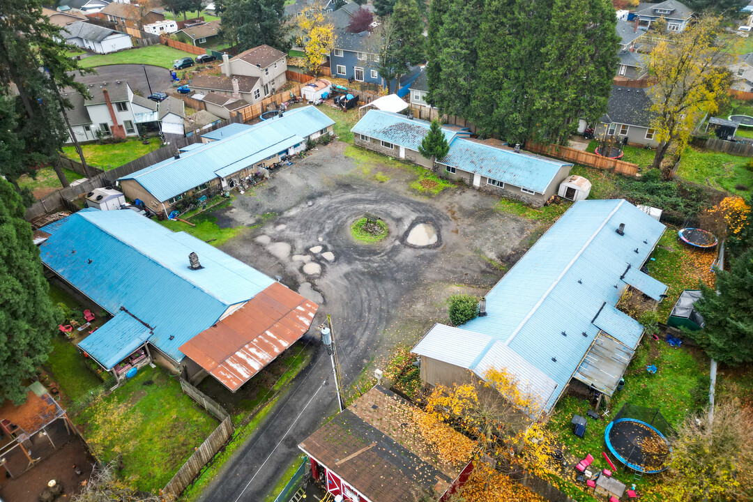 122 Frances St in Molalla, OR - Building Photo