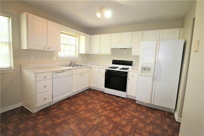 887 Highland Terrace NE in Marietta, GA - Building Photo - Building Photo