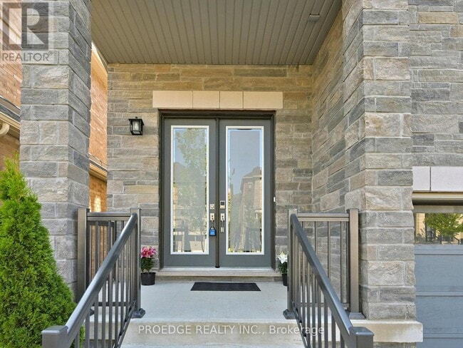 217 Sunset Vista Ct in Aurora, ON - Building Photo - Building Photo