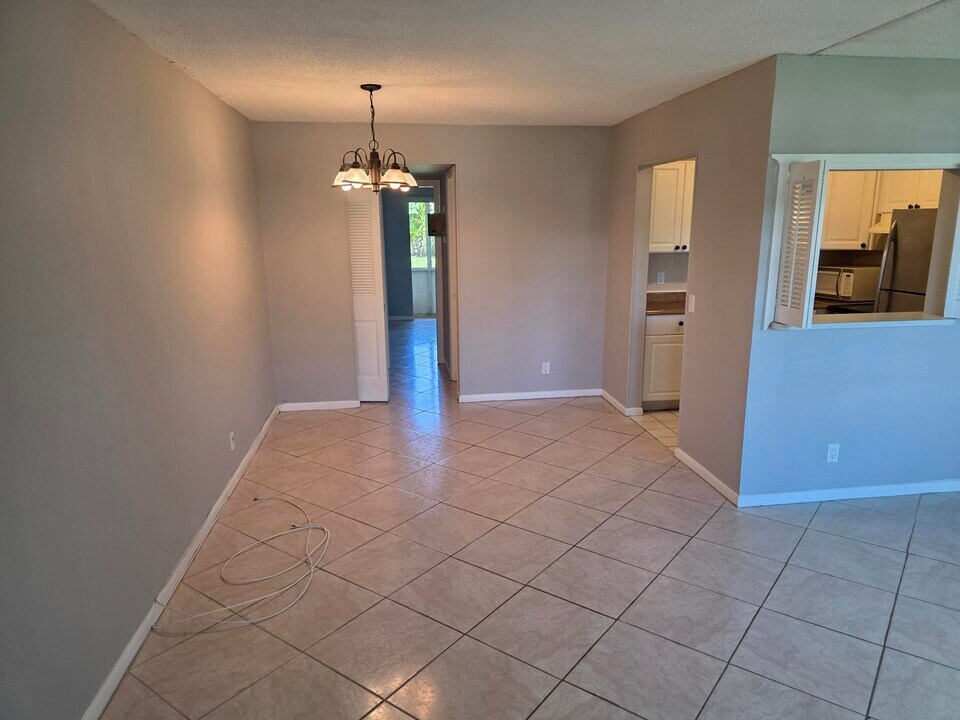 80 Cambridge I in West Palm Beach, FL - Building Photo
