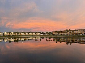 6400 46th Ave N in Kenneth City, FL - Building Photo