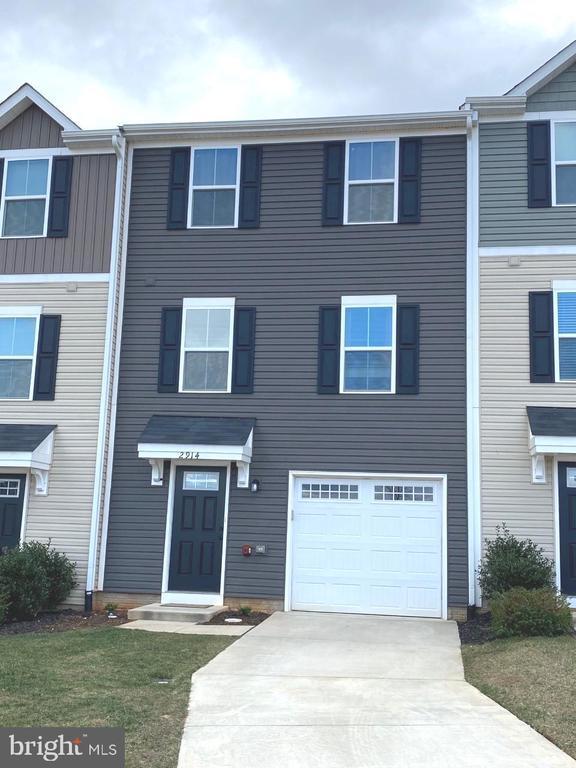 property at 2914 Farzi Cir