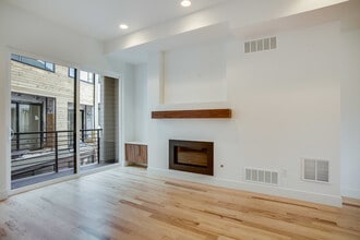 2228 W Powers Ave in Littleton, CO - Building Photo - Building Photo