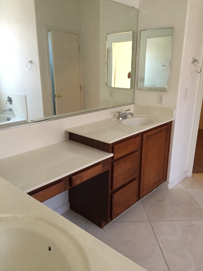 1119 Phillip Island St in Henderson, NV - Building Photo - Building Photo