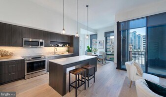 4710 Elm St in Bethesda, MD - Building Photo