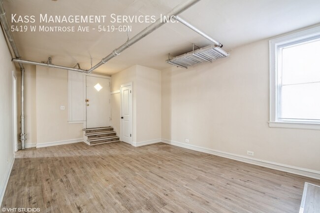 5419 W Montrose Ave, Unit GDN in Chicago, IL - Foto de edificio - Building Photo