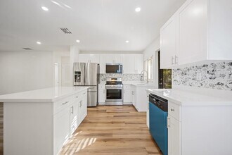 1512 Fletcher St in Hollywood, FL - Building Photo - Building Photo