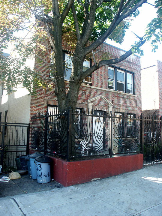 1433 Leland Ave in Bronx, NY - Building Photo