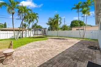 301 NW 53rd Ct in Fort Lauderdale, FL - Building Photo - Building Photo
