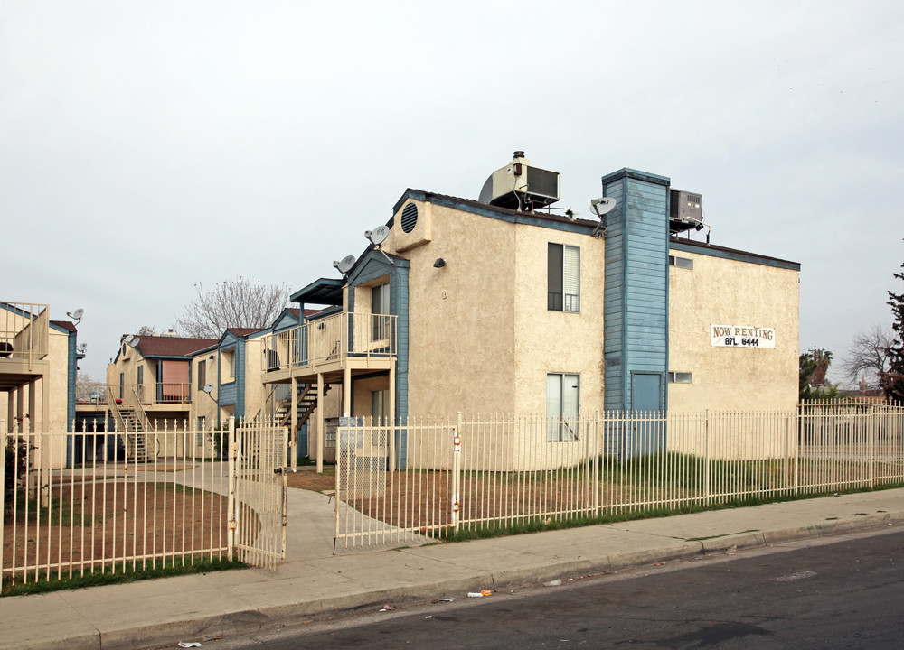 1010 Beale Ave in Bakersfield, CA - Foto de edificio