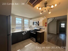 223 Cator Ave in Jersey City, NJ - Building Photo - Building Photo