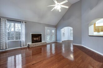 130 Tuhdegwa Way in Loudon, TN - Building Photo - Building Photo