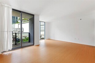 31 SE 6th St, Unit 705 in Miami, FL - Building Photo