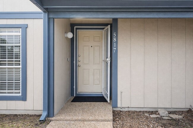 property at 5817 W Tidwell Rd