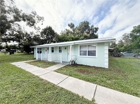 5644 18th St in Zephyrhills, FL - Building Photo