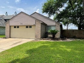 8731 Summit Pines Dr in Humble, TX - Building Photo