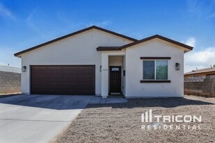 109 E Mountain View Dr in Avondale, AZ - Building Photo