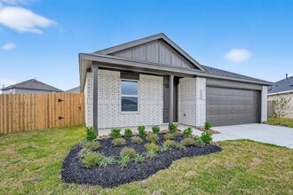 216 Amy St in Angleton, TX - Building Photo - Building Photo