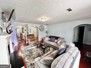 3353 Medina Dr in Jonesboro, GA - Building Photo - Building Photo