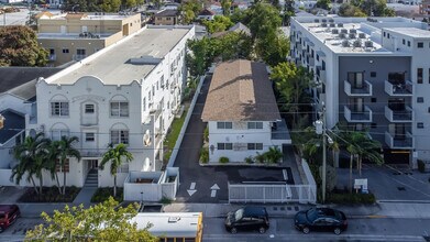 828 SW 2nd St in Miami, FL - Building Photo - Building Photo