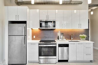 939 S Broadway in Los Angeles, CA - Building Photo - Building Photo