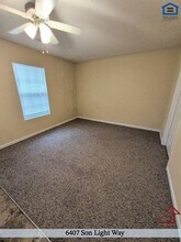 6407 Son Light Way, Unit 368 in Knoxville, TN - Foto de edificio - Building Photo