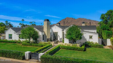 6238 E Calle Rosa in Scottsdale, AZ - Building Photo - Building Photo