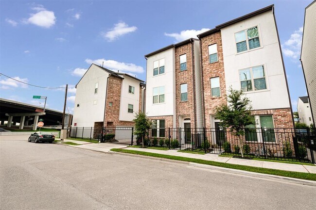 710 Clark St in Houston, TX - Building Photo - Building Photo