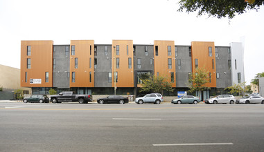 Copper Designer Lofts in Los Angeles, CA - Foto de edificio - Building Photo