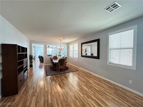 5553 Fairmeade Way in Las Vegas, NV - Building Photo - Building Photo