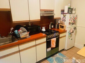94 West Cedar St, Unit 1 in Boston, MA - Building Photo - Building Photo