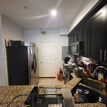 628 N 11th St, Unit 4 in Philadelphia, PA - Foto de edificio - Building Photo